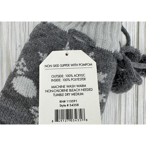 Cozy Hub non skid slipper socks snowflake with pompom winter gray white NEW - Picture 3 of 4